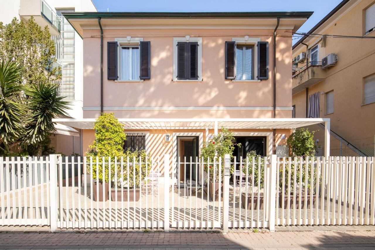 Bilocale Con Giardino A 200Mt Dal Mare - Homeunity Rímini Exterior foto
